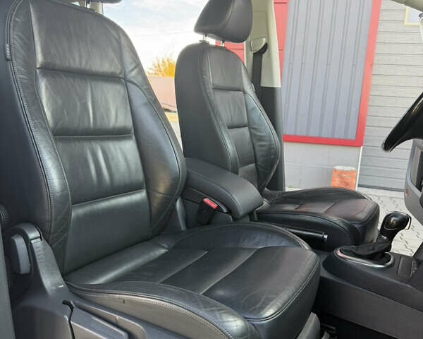 Білий Фольксваген Туран, об'ємом двигуна 1.4 л та пробігом 267 тис. км за 6999 $, фото 24 на Automoto.ua