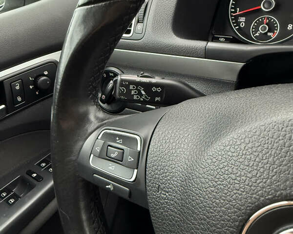 Белый Фольксваген Туран, объемом двигателя 1.39 л и пробегом 221 тыс. км за 9499 $, фото 34 на Automoto.ua