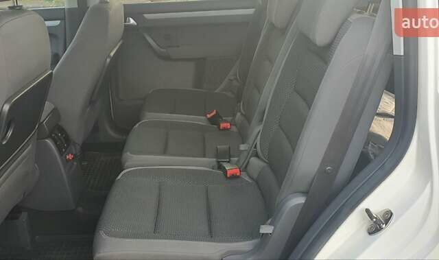 Білий Фольксваген Туран, об'ємом двигуна 1.6 л та пробігом 270 тис. км за 9450 $, фото 25 на Automoto.ua