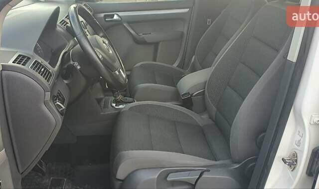 Білий Фольксваген Туран, об'ємом двигуна 1.6 л та пробігом 270 тис. км за 9450 $, фото 32 на Automoto.ua