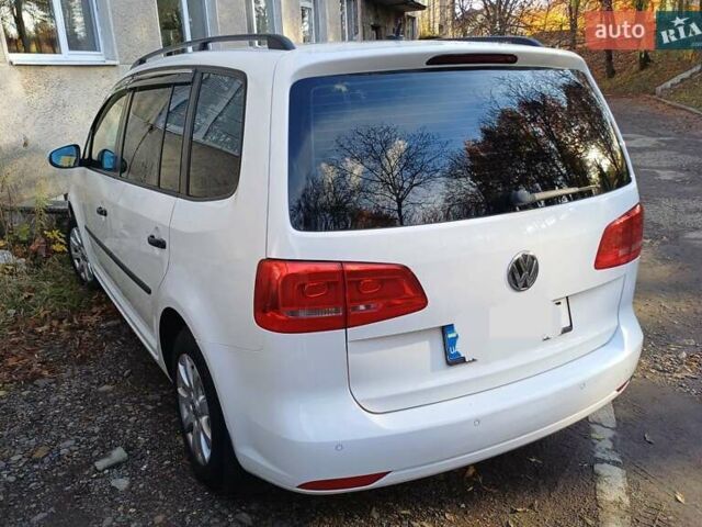 Білий Фольксваген Туран, об'ємом двигуна 1.6 л та пробігом 228 тис. км за 10200 $, фото 4 на Automoto.ua