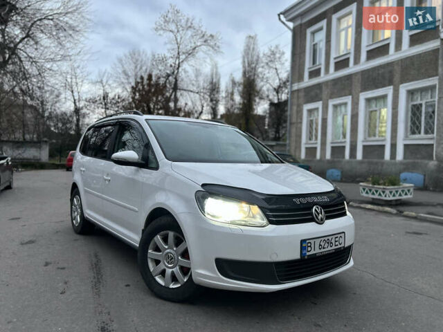 Белый Фольксваген Туран, объемом двигателя 1.6 л и пробегом 284 тыс. км за 9350 $, фото 6 на Automoto.ua