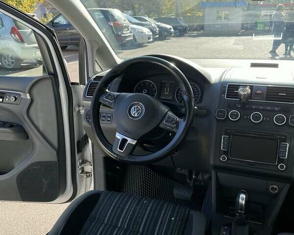 Белый Фольксваген Туран, объемом двигателя 1.4 л и пробегом 180 тыс. км за 9450 $, фото 22 на Automoto.ua