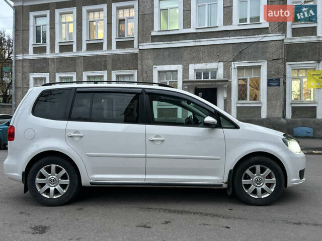 Белый Фольксваген Туран, объемом двигателя 1.6 л и пробегом 284 тыс. км за 9350 $, фото 5 на Automoto.ua
