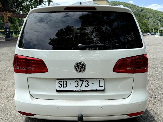 Белый Фольксваген Туран, объемом двигателя 1.6 л и пробегом 258 тыс. км за 10600 $, фото 1 на Automoto.ua