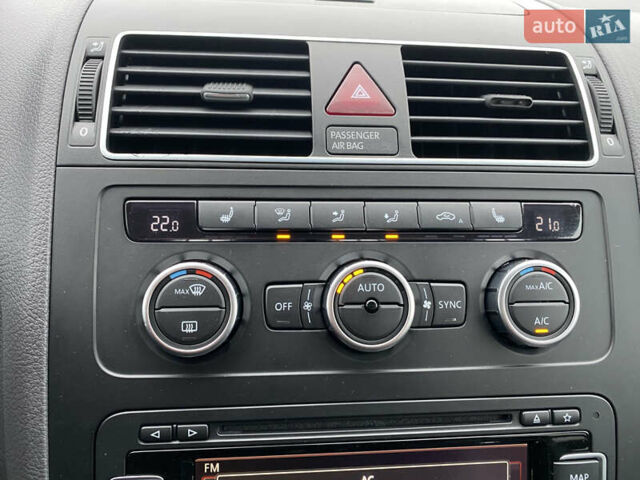 Білий Фольксваген Туран, об'ємом двигуна 1.6 л та пробігом 249 тис. км за 9100 $, фото 44 на Automoto.ua