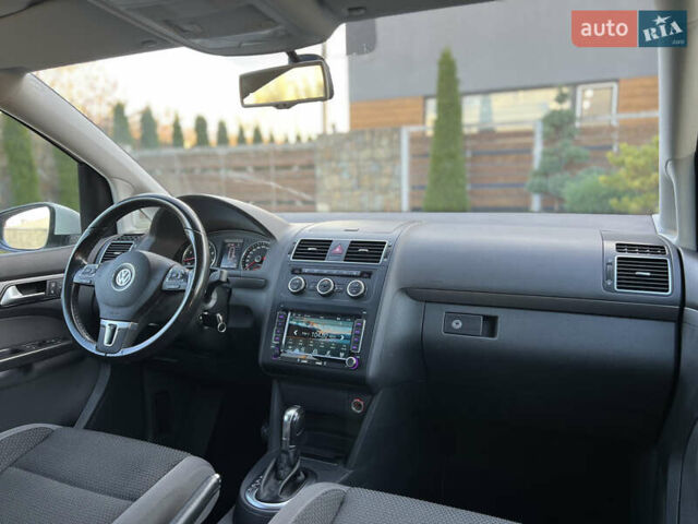 Белый Фольксваген Туран, объемом двигателя 1.4 л и пробегом 130 тыс. км за 9000 $, фото 25 на Automoto.ua