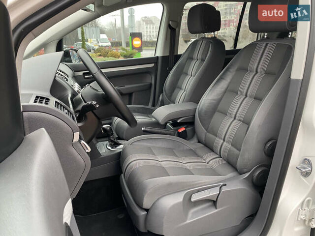 Білий Фольксваген Туран, об'ємом двигуна 1.6 л та пробігом 249 тис. км за 9100 $, фото 23 на Automoto.ua