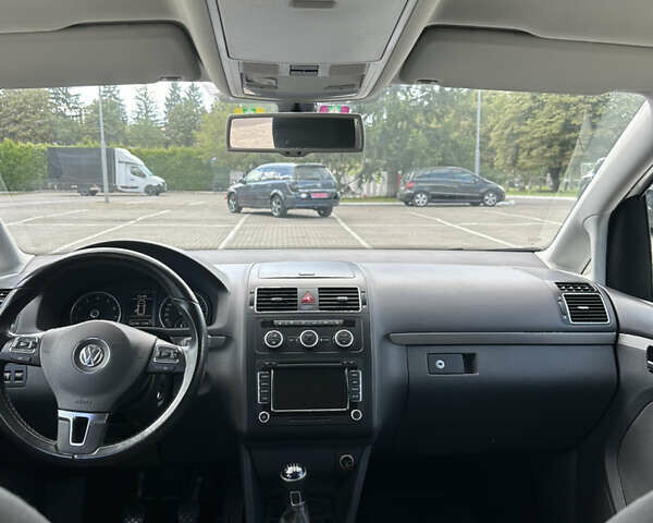 Белый Фольксваген Туран, объемом двигателя 1.39 л и пробегом 147 тыс. км за 9250 $, фото 20 на Automoto.ua