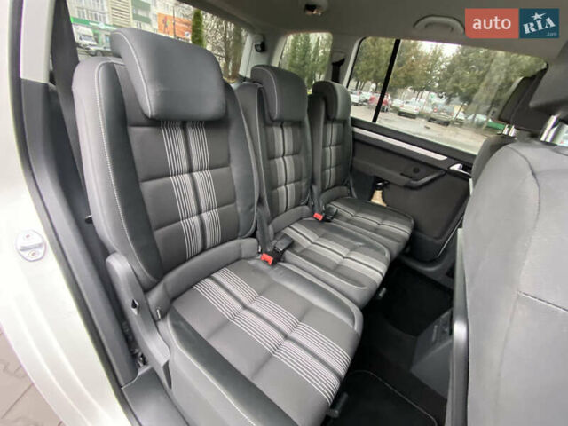 Білий Фольксваген Туран, об'ємом двигуна 1.6 л та пробігом 249 тис. км за 9100 $, фото 34 на Automoto.ua