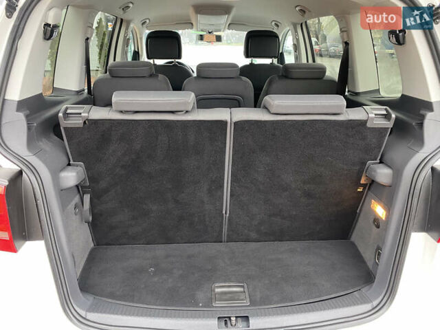 Білий Фольксваген Туран, об'ємом двигуна 1.6 л та пробігом 249 тис. км за 9100 $, фото 29 на Automoto.ua