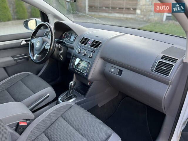 Белый Фольксваген Туран, объемом двигателя 1.4 л и пробегом 130 тыс. км за 9000 $, фото 21 на Automoto.ua