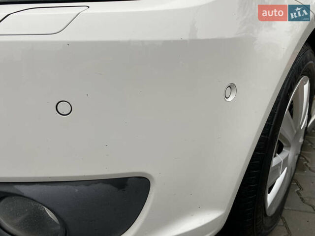 Білий Фольксваген Туран, об'ємом двигуна 1.6 л та пробігом 249 тис. км за 9100 $, фото 9 на Automoto.ua
