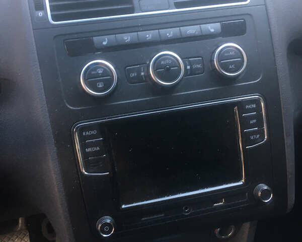 Белый Фольксваген Туран, объемом двигателя 1.39 л и пробегом 159 тыс. км за 10999 $, фото 8 на Automoto.ua