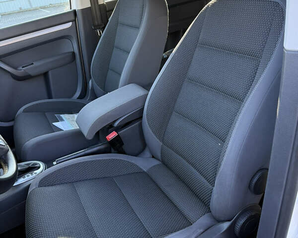 Белый Фольксваген Туран, объемом двигателя 1.4 л и пробегом 161 тыс. км за 11900 $, фото 21 на Automoto.ua