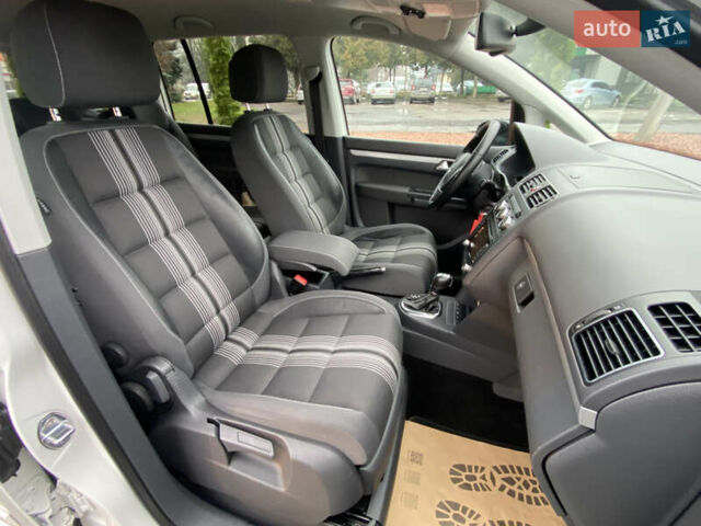 Білий Фольксваген Туран, об'ємом двигуна 1.6 л та пробігом 249 тис. км за 9100 $, фото 37 на Automoto.ua