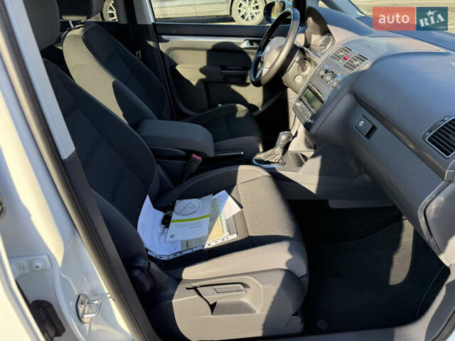 Белый Фольксваген Туран, объемом двигателя 1.4 л и пробегом 161 тыс. км за 11900 $, фото 23 на Automoto.ua