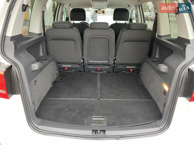 Білий Фольксваген Туран, об'ємом двигуна 1.6 л та пробігом 249 тис. км за 9100 $, фото 32 на Automoto.ua