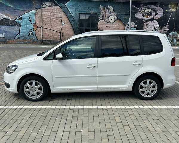 Белый Фольксваген Туран, объемом двигателя 1.39 л и пробегом 147 тыс. км за 9250 $, фото 3 на Automoto.ua