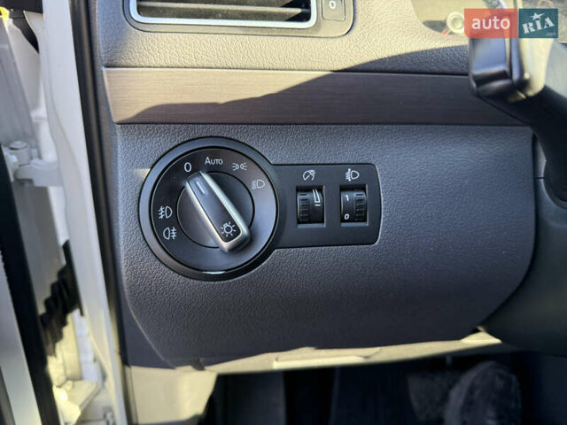 Белый Фольксваген Туран, объемом двигателя 1.4 л и пробегом 161 тыс. км за 11900 $, фото 32 на Automoto.ua