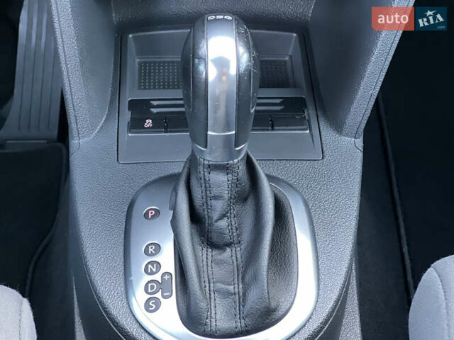 Белый Фольксваген Туран, объемом двигателя 1.4 л и пробегом 130 тыс. км за 9000 $, фото 28 на Automoto.ua