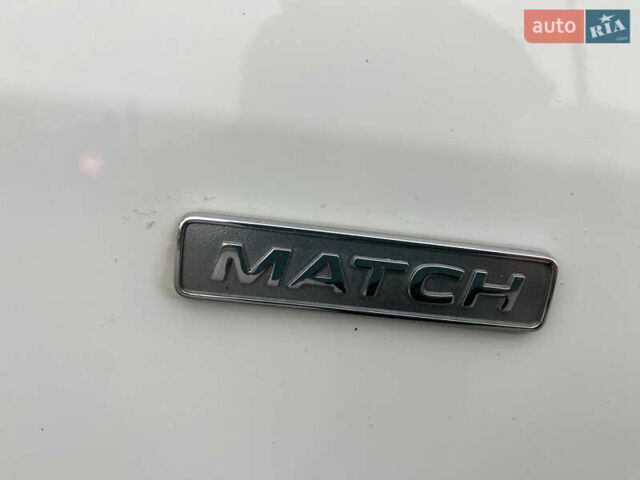 Білий Фольксваген Туран, об'ємом двигуна 1.6 л та пробігом 249 тис. км за 9100 $, фото 8 на Automoto.ua