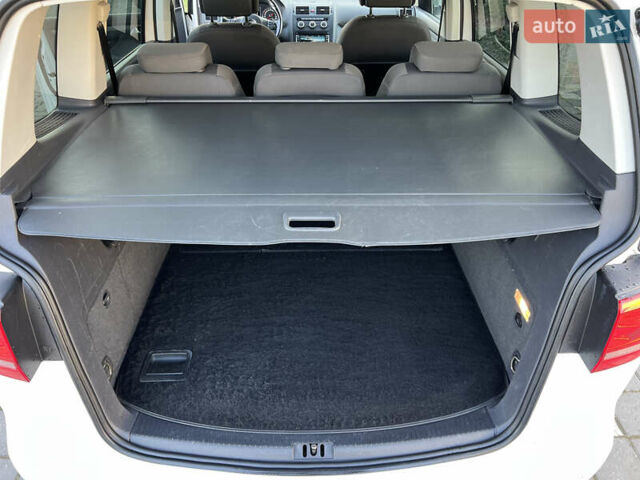 Белый Фольксваген Туран, объемом двигателя 1.4 л и пробегом 130 тыс. км за 9000 $, фото 32 на Automoto.ua