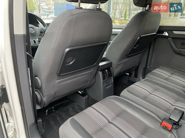 Білий Фольксваген Туран, об'ємом двигуна 1.6 л та пробігом 249 тис. км за 9100 $, фото 25 на Automoto.ua