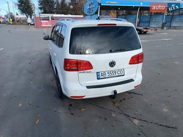 Білий Фольксваген Туран, об'ємом двигуна 2 л та пробігом 226 тис. км за 14000 $, фото 23 на Automoto.ua