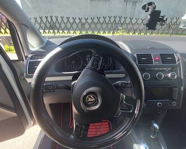 Белый Фольксваген Туран, объемом двигателя 1.97 л и пробегом 298 тыс. км за 12500 $, фото 20 на Automoto.ua