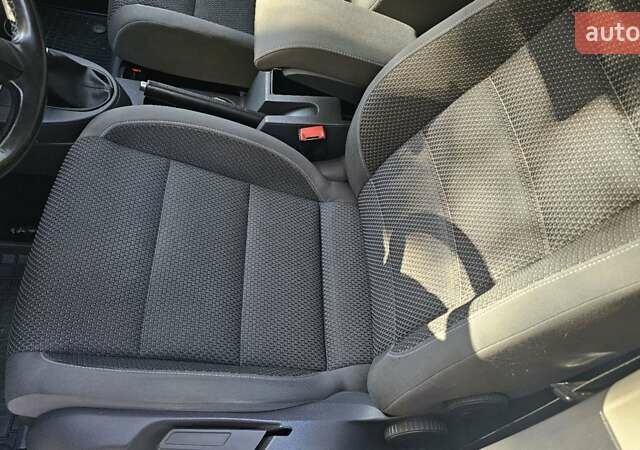 Белый Фольксваген Туран, объемом двигателя 2 л и пробегом 255 тыс. км за 13800 $, фото 17 на Automoto.ua