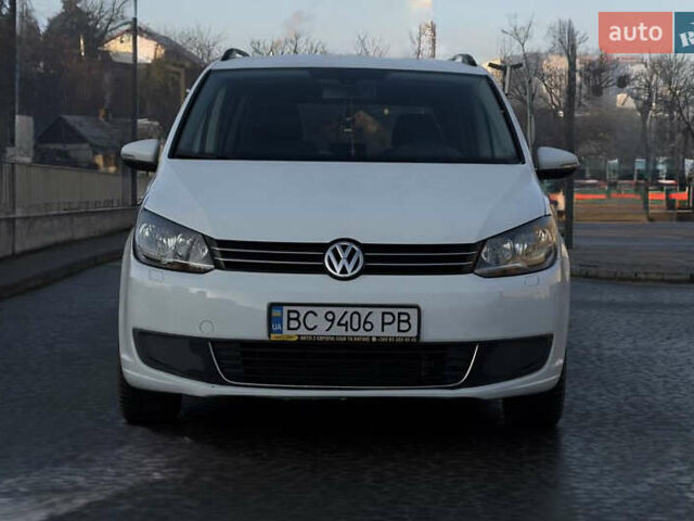 Белый Фольксваген Туран, объемом двигателя 1.6 л и пробегом 270 тыс. км за 9450 $, фото 4 на Automoto.ua