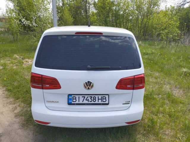 Белый Фольксваген Туран, объемом двигателя 1.6 л и пробегом 249 тыс. км за 9000 $, фото 3 на Automoto.ua