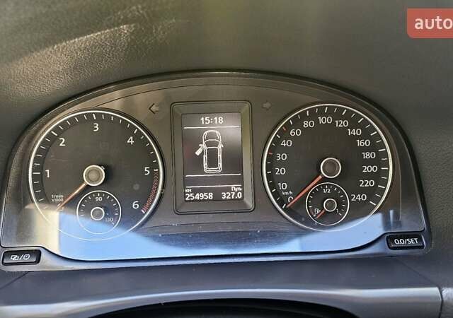 Белый Фольксваген Туран, объемом двигателя 2 л и пробегом 255 тыс. км за 13800 $, фото 16 на Automoto.ua