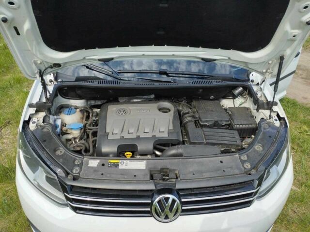 Белый Фольксваген Туран, объемом двигателя 1.6 л и пробегом 249 тыс. км за 9000 $, фото 15 на Automoto.ua