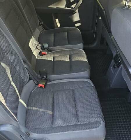 Белый Фольксваген Туран, объемом двигателя 2 л и пробегом 255 тыс. км за 13800 $, фото 13 на Automoto.ua