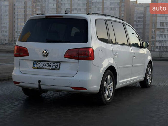 Белый Фольксваген Туран, объемом двигателя 1.6 л и пробегом 270 тыс. км за 9450 $, фото 2 на Automoto.ua