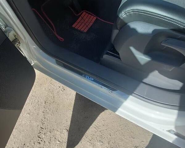 Белый Фольксваген Туран, объемом двигателя 1.97 л и пробегом 298 тыс. км за 12500 $, фото 18 на Automoto.ua