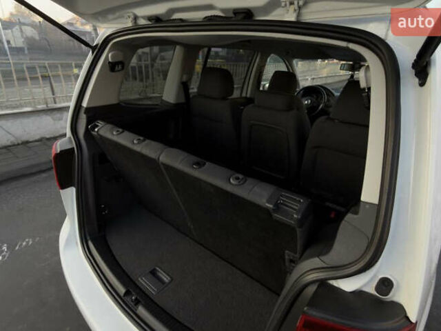 Белый Фольксваген Туран, объемом двигателя 1.6 л и пробегом 270 тыс. км за 9450 $, фото 14 на Automoto.ua