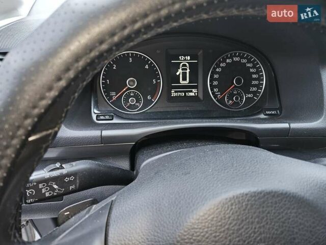 Белый Фольксваген Туран, объемом двигателя 1.97 л и пробегом 232 тыс. км за 13300 $, фото 15 на Automoto.ua