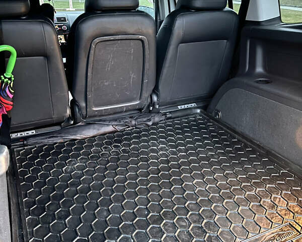 Белый Фольксваген Туран, объемом двигателя 1.97 л и пробегом 240 тыс. км за 13800 $, фото 8 на Automoto.ua