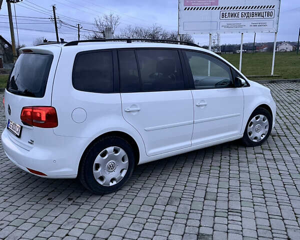 Белый Фольксваген Туран, объемом двигателя 1.97 л и пробегом 240 тыс. км за 13800 $, фото 4 на Automoto.ua