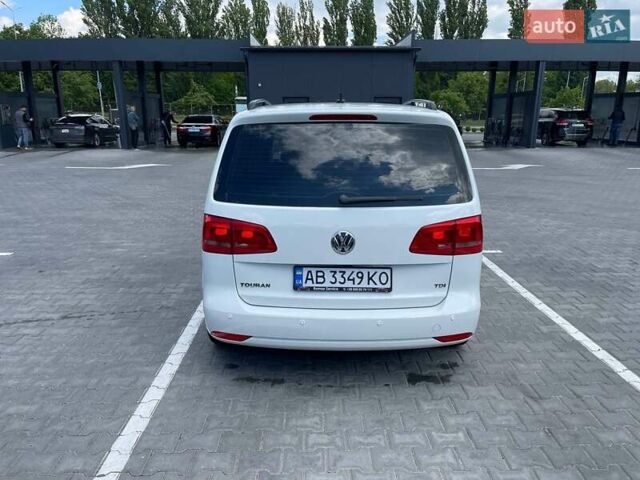 Белый Фольксваген Туран, объемом двигателя 1.6 л и пробегом 175 тыс. км за 13500 $, фото 8 на Automoto.ua