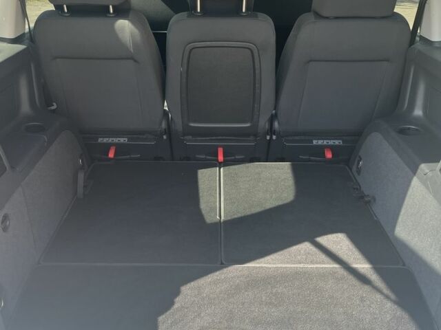 Белый Фольксваген Туран, объемом двигателя 1.6 л и пробегом 240 тыс. км за 12950 $, фото 7 на Automoto.ua