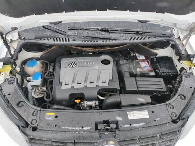 Белый Фольксваген Туран, объемом двигателя 1.6 л и пробегом 218 тыс. км за 11000 $, фото 7 на Automoto.ua