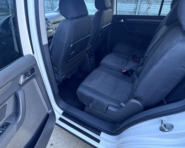 Білий Фольксваген Туран, об'ємом двигуна 1.97 л та пробігом 194 тис. км за 12000 $, фото 28 на Automoto.ua