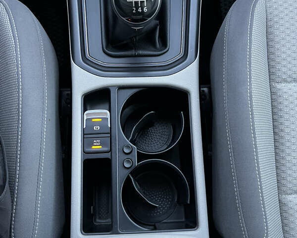 Белый Фольксваген Туран, объемом двигателя 1.97 л и пробегом 268 тыс. км за 14300 $, фото 34 на Automoto.ua