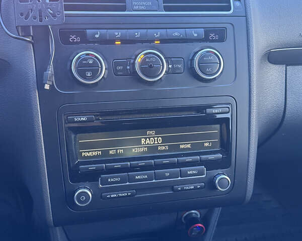 Білий Фольксваген Туран, об'ємом двигуна 1.97 л та пробігом 194 тис. км за 12000 $, фото 34 на Automoto.ua