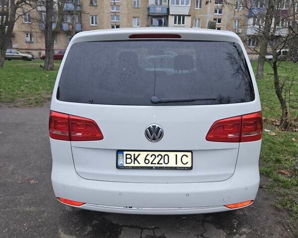Белый Фольксваген Туран, объемом двигателя 1.97 л и пробегом 232 тыс. км за 13300 $, фото 13 на Automoto.ua