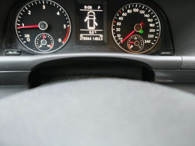 Белый Фольксваген Туран, объемом двигателя 0 л и пробегом 277 тыс. км за 5750 $, фото 5 на Automoto.ua